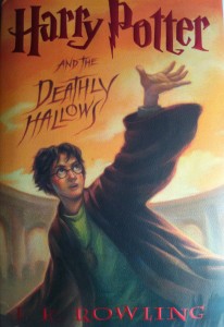 La copertina di Harry Potter and the deathly hallows